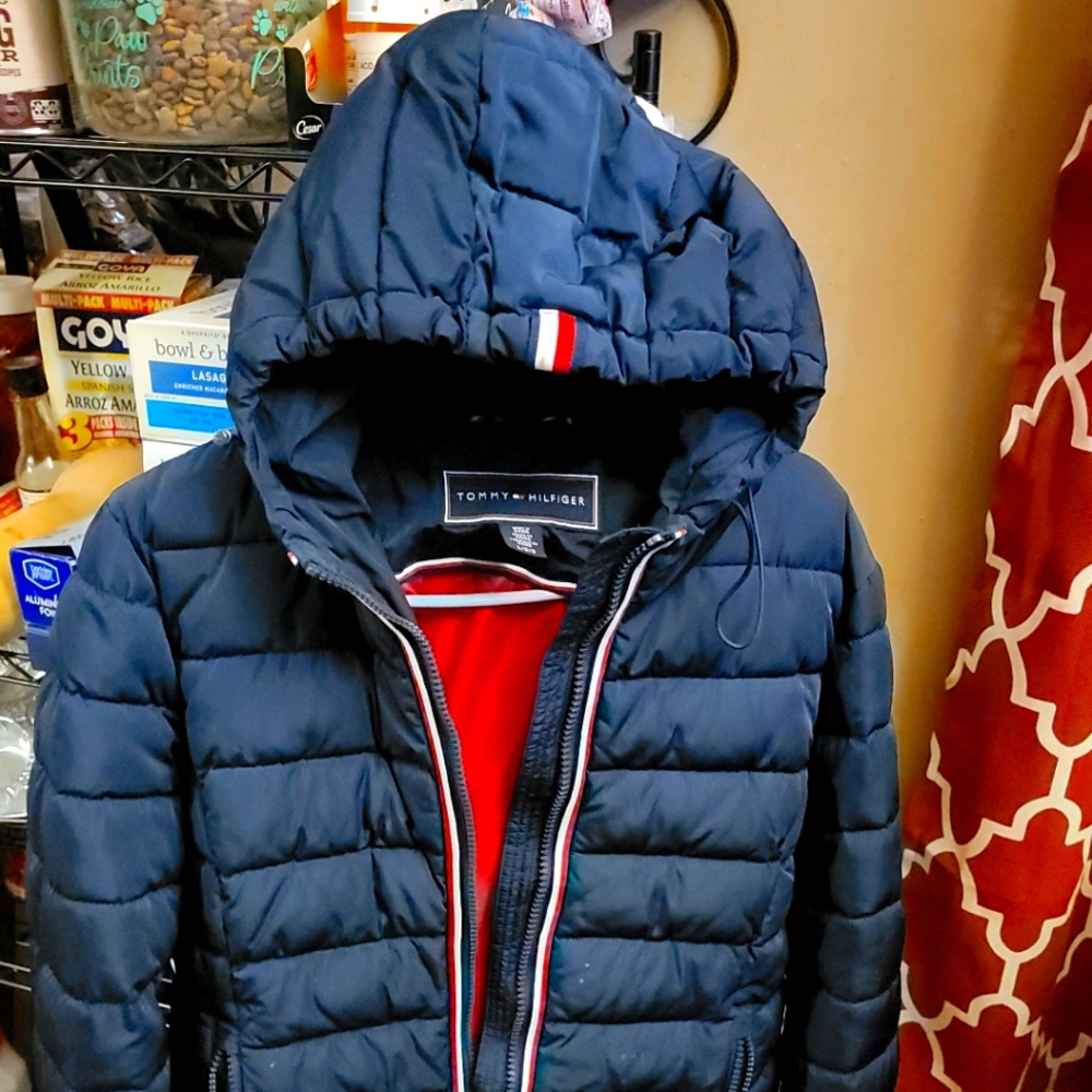 Womens / Teens Tommy hilfiger coat size Large like new.